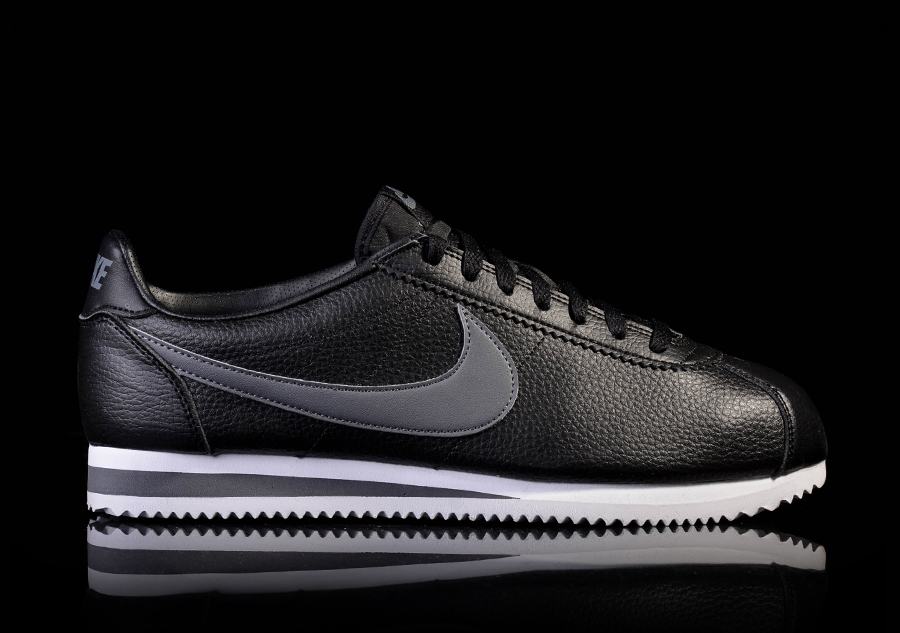 nike cortez classic black