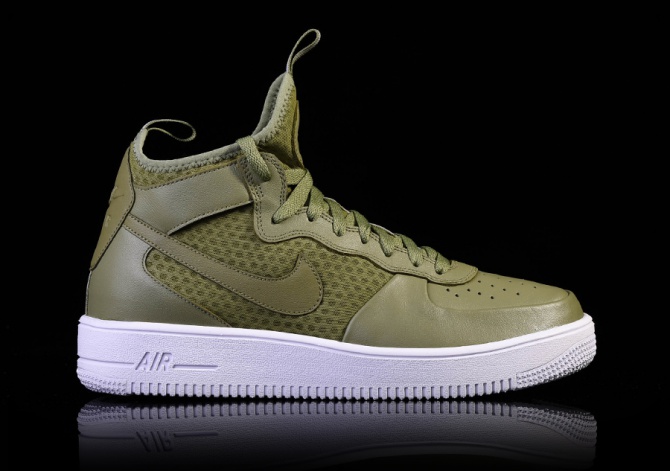 Nike Air Force 1 Mid spento Nike Air Force 1 Mid spento