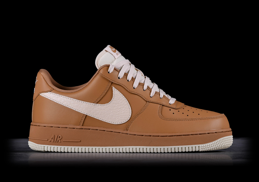 NIKE AIR FORCE 1 '07 LV8 ELEMENTAL GOLD price €95.00