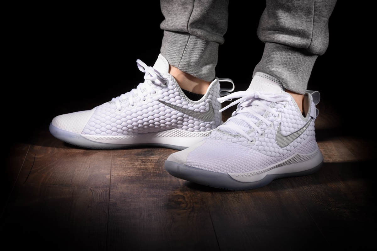 Nike lebron on sale witness 3 white