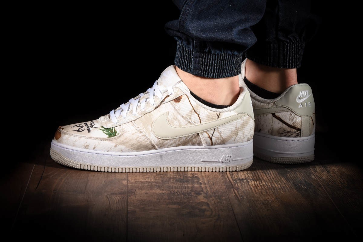 Nike air force one camo reflective online