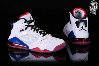 Jordan mars 270 shop red and blue