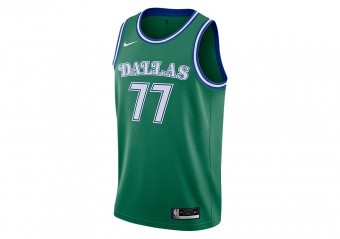 Dallas Mavs' Luka Doncic Wears Custom Philadelphia Eagles Jersey
