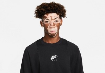 NIKE AIR NSW BRUSHED-BACK FLEECE CREW BLACK