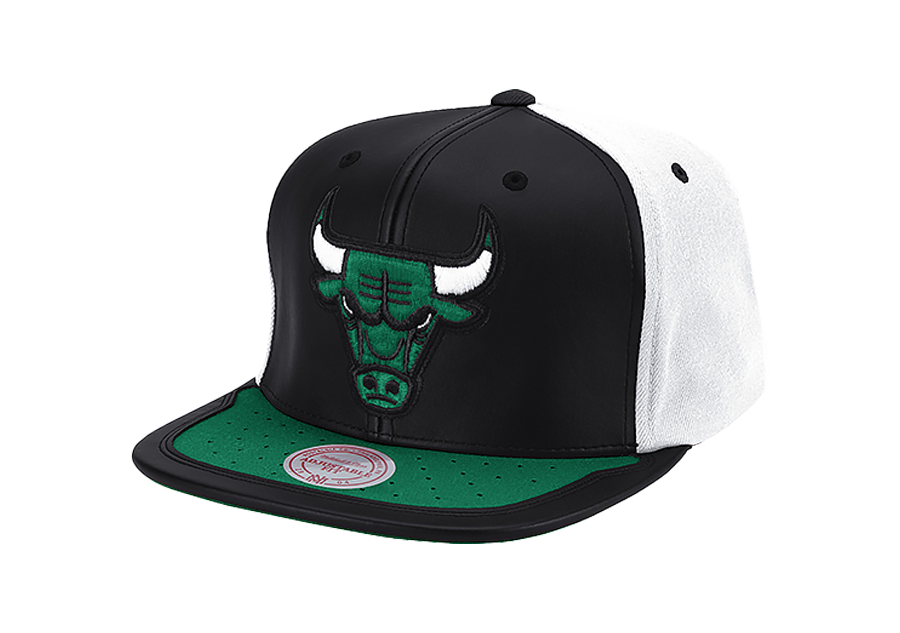 Chicago BULLS NBA Thirteens Crooped Mitchell & Ness Cap